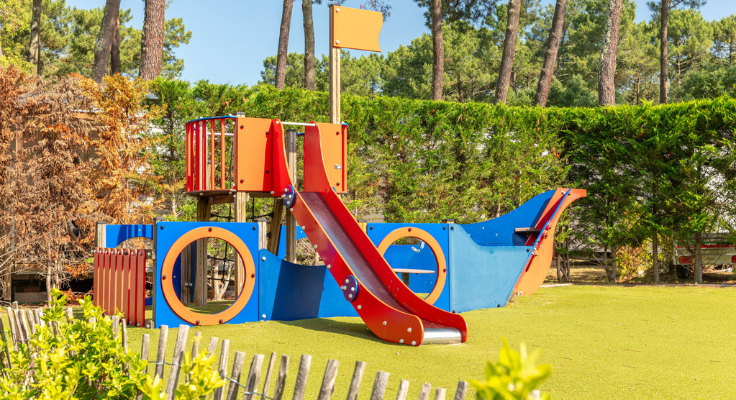 enfant, mini club, jeu, camping lou pignada